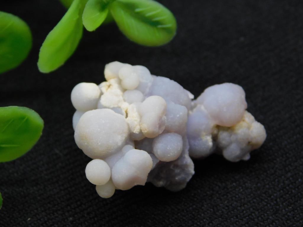 GRAPE AGATE ROCK STONE LAPIDARY SPECIMEN: GRAPE AGATE ROCK STONE LAPIDARY SPECIMEN