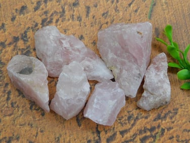 ROSE QUARTZ ROCK STONE LAPIDARY SPECIMEN