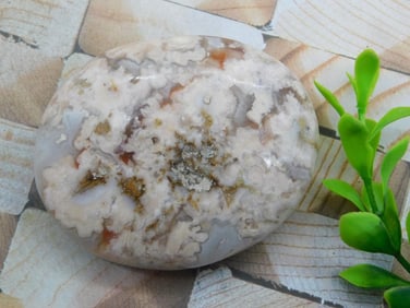 HATMANS FLOWER PETAL AGATE ROCK STONE LAPIDARY SPECIMEN