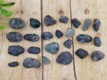 ROUGH EMERALD ROCK STONE LAPIDARY SPECIMEN
