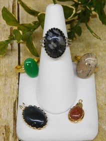MIXED STONE RINGS ROCK STONE LAPIDARY SPECIMEN