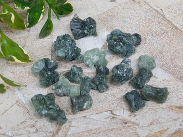 PREHNITE ROCK STONE LAPIDARY SPECIMEN