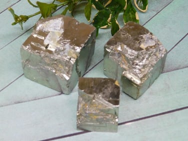 NATURAL FORMATION PYRITE CUBE ROCK STONE LAPIDARY SPECIMEN