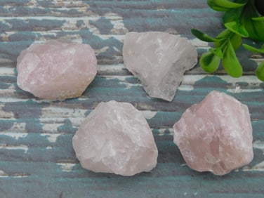 ROSE QUARTZ ROCK STONE LAPIDARY SPECIMEN
