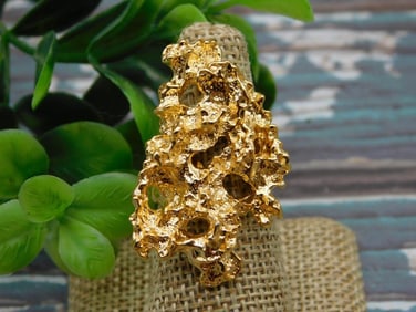 GOLDTONE HAMMERED RING ROCK STONE LAPIDARY SPECIMEN