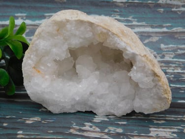 GEODE ROCK STONE LAPIDARY SPECIMEN