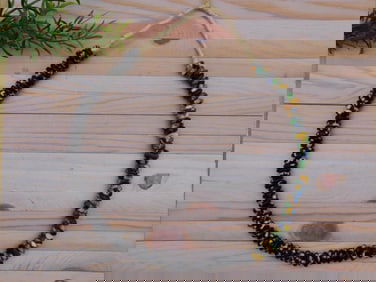 AFRICAN TRADE BEADS ROCK STONE LAPIDARY SPECIMEN