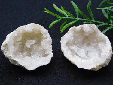 GEODE ROCK STONE LAPIDARY SPECIMEN