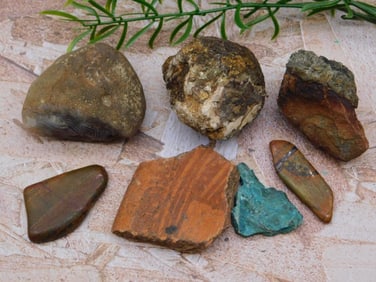MIXED LOT ROCK STONE LAPIDARY SPECIMEN