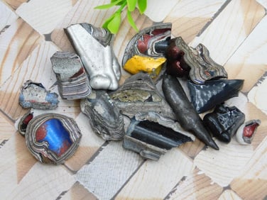 FORDITE MOTOR CITY AGATE ROCK STONE LAPIDARY SPECIMEN