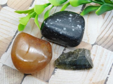 MIXED LOT ROCK STONE LAPIDARY SPECIMEN