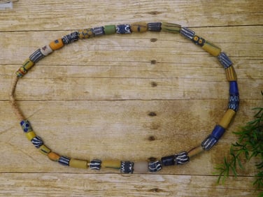 AFRICAN TRADE BEADS ROCK STONE LAPIDARY SPECIMEN