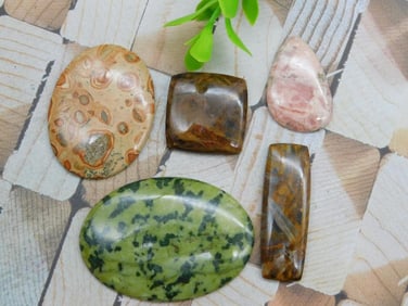 CABOCHONS ROCK STONE LAPIDARY SPECIMEN