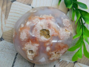 HATMANS FLOWER PETAL AGATE ROCK STONE LAPIDARY SPECIMEN