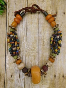 AFRICAN TRADE BEADS ROCK STONE LAPIDARY SPECIMEN