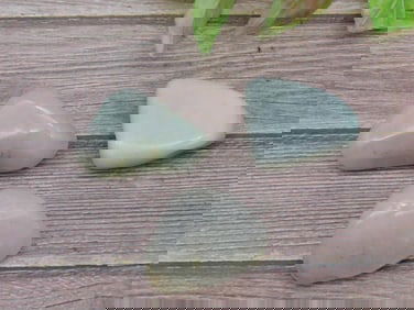 CHRYSOPRASE ROCK STONE LAPIDARY SPECIMEN