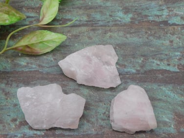ROSE QUARTZ ROCK STONE LAPIDARY SPECIMEN