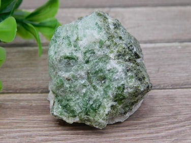 GREEN TOURMALINE ROCK STONE LAPIDARY SPECIMEN