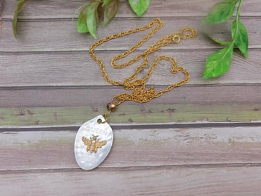 QUEEN BEE SPOON NECKLACE