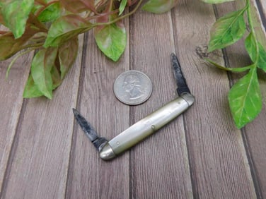 ULSTER FOLDING KNIFE VINTAGE ANTIQUE