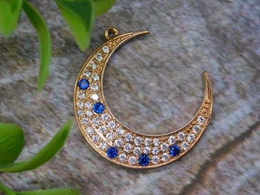 CRESCENT MOON PENDANT