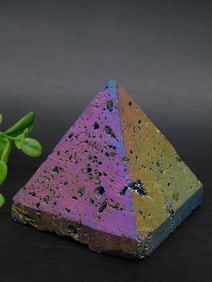 DRUZY TITANIUM PYRAMID ROCK STONE LAPIDARY SPECIMEN