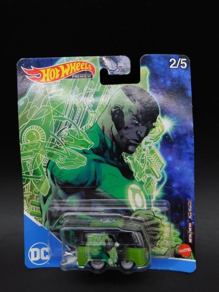 Hot Wheels DC Green Lantern Character Car NIB (1 of 2)