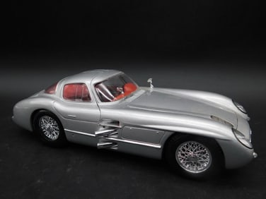 Mercedes-Benz 300 SLR 1:18 Maisto Die-Cast Model
