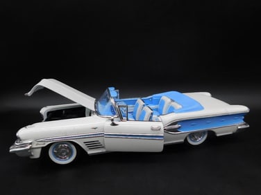 Diecast 1958 Pontiac Convertible Model Car