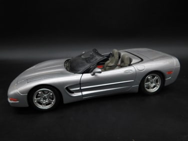 1:18 Burago Diecast Chevrolet Corvette C5 Convertible