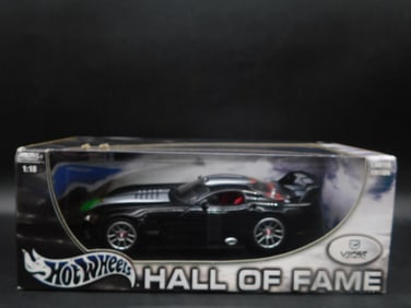 Hot Wheels Hall of Fame Dodge Viper GTS-R 1:18 Die-Cast Model