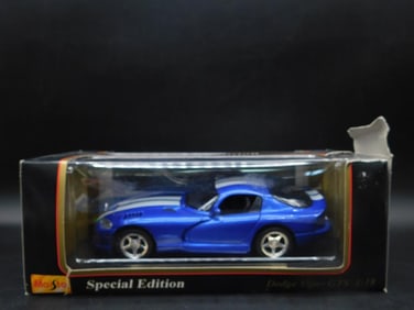 Maisto 1:18 Dodge Viper GTS (1996) Model Special Edition
