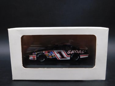 1:24 Scale Skoal Racing Die-Cast Stock Car Model