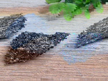 CARBORUNDUM ROCK STONE LAPIDARY SPECIMEN