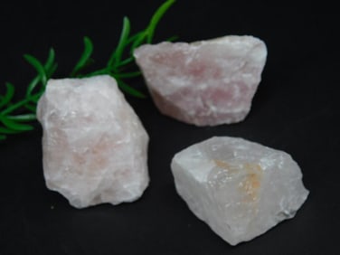 ROSE QUARTZ ROCK STONE LAPIDARY SPECIMEN