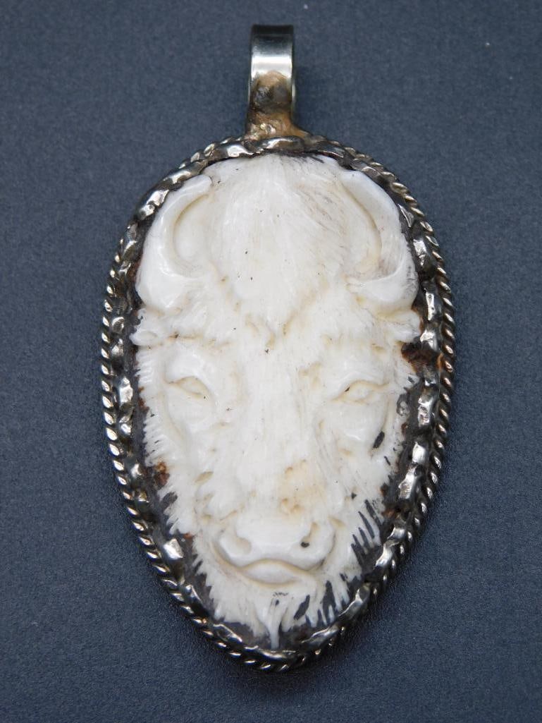 CARVED BONE BISON PENDANT ROCK STONE LAPIDARY SPECIMEN: CARVED BONE BISON PENDANT ROCK STONE LAPIDARY SPECIMEN