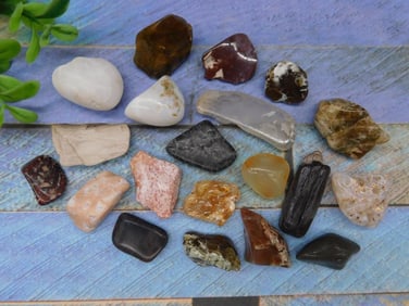 MIXED LOT ROCK STONE LAPIDARY SPECIMEN
