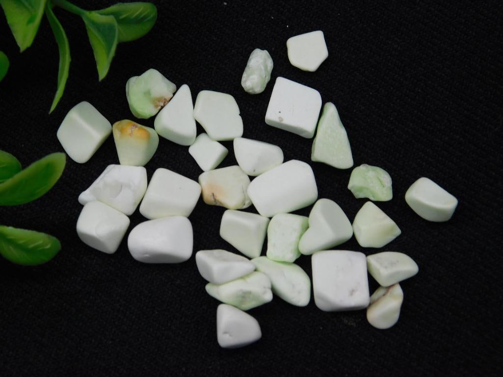 LEMON CHRYSOPRASE CHIPS ROCK STONE LAPIDARY SPECIMEN: LEMON CHRYSOPRASE CHIPS ROCK STONE LAPIDARY SPECIMEN