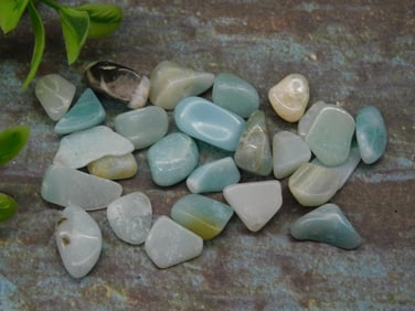 LARIMAR CHIPS ROCK STONE LAPIDARY SPECIMEN