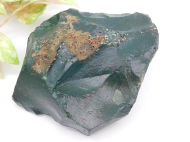 BLOODSTONE ROCK STONE LAPIDARY SPECIMEN