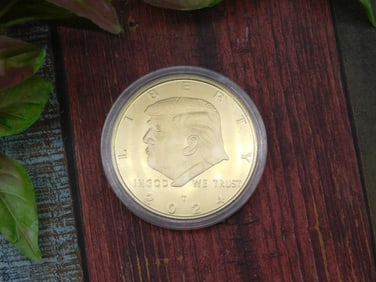 2024 Donald Trump Commemorative Coin in Capsule