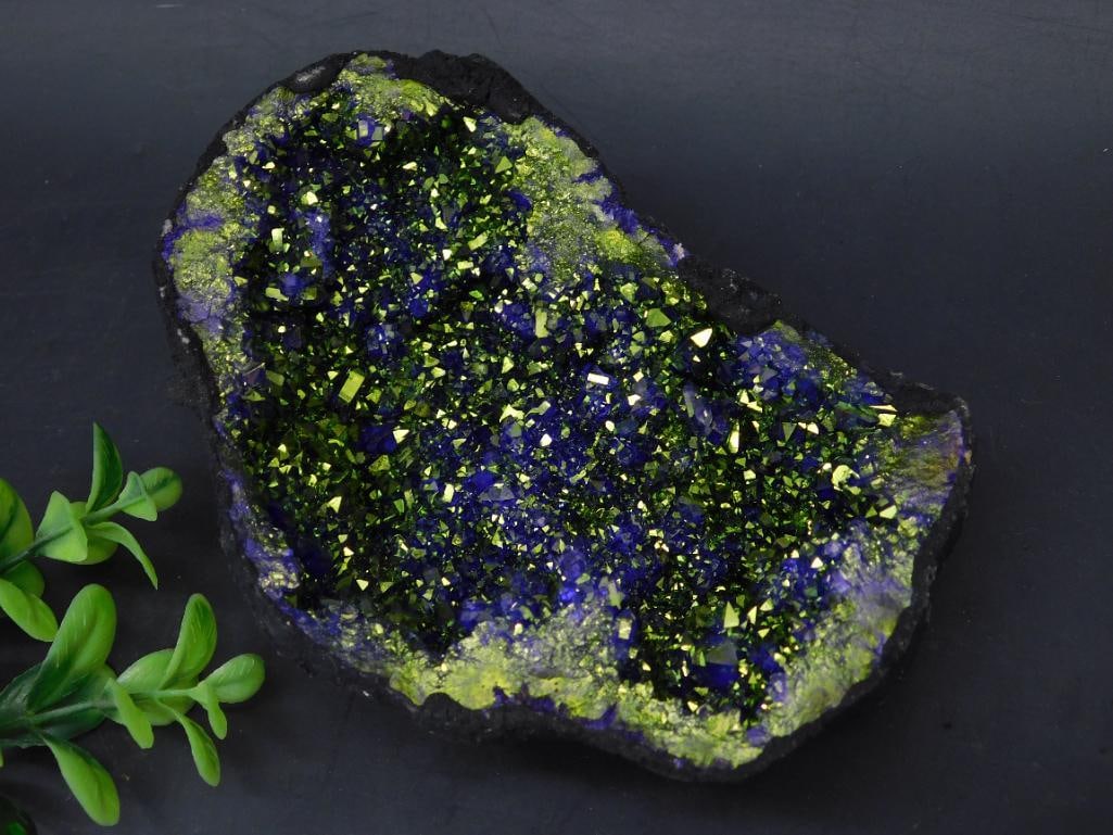 GEODE ROCK STONE LAPIDARY SPECIMEN: Rock specimen featuring green and blue crystal formations. Includes reference label and ruler for scale. Weighs 406 grams.