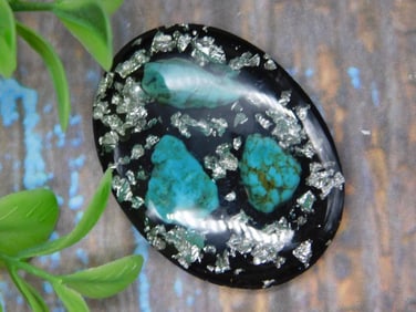 Oval Cabochon With Turquoise and Silver-Tone Inclusions