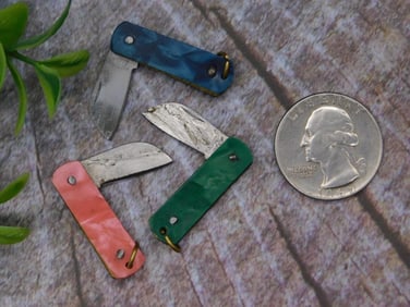 Set of 3 Miniature Folding Pocket Knives with Colorful Handles