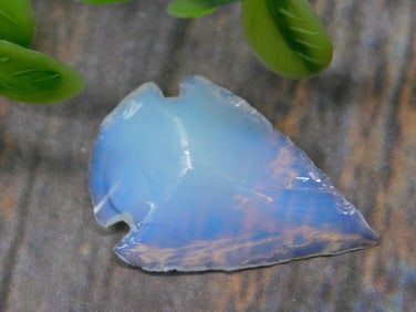 Opalescent Arrowhead With Notched Design