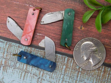 Set of 3 Small Folding Pocket Knives with Colored Handles