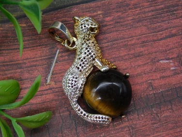 Gold-Tone Leopard Pendant With Tiger?s Eye Stone