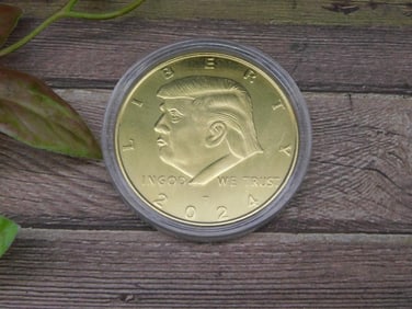 Donald Trump 2024 Commemorative Coin in Protective Case