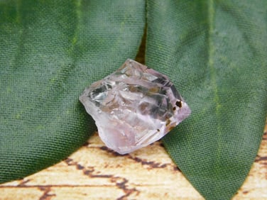 AMETHYST PIECE ROCK STONE LAPIDARY SPECIMEN