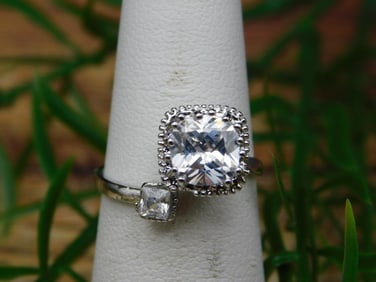 GENUINE STONE RING SIZE 6